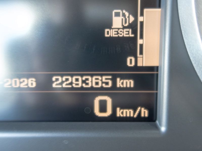 Land Rover Discovery (2012) 12/12 ČR 3.0D 188KW–1 MAJITEL - fotka 24 z 55