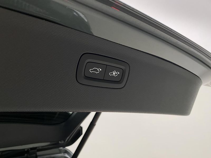 Volvo XC90 (2026) B5 AWD AUT BRIGHT PLUS 7míst - fotka 21 z 68