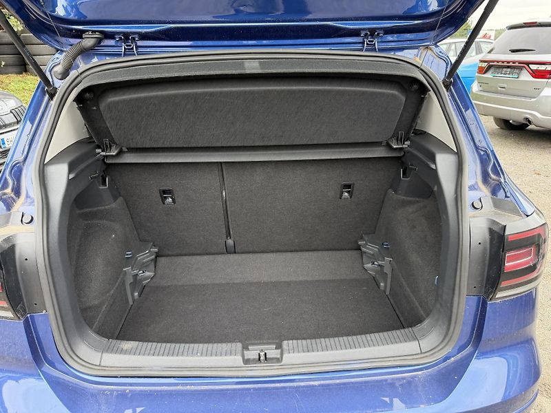 Volkswagen T-Cross 1.0 TSI R-line - fotka 10 z 23