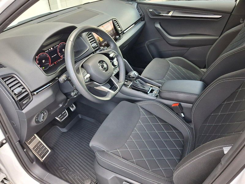 Škoda Karoq (2024) SportLine DSG 1,5TSi 110kW - fotka 6 z 35