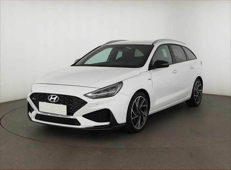 Hyundai i30 (2022) N-Line 1.5 T-GDI MHEV, ČR - fotka 2 z 21