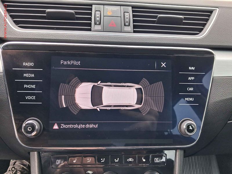 Škoda Superb (2018) 2.0TDi, Style, STK9/28 - fotka 18 z 19