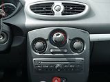 Renault Clio (2011) 1.2i, AC, temp - náhled 15