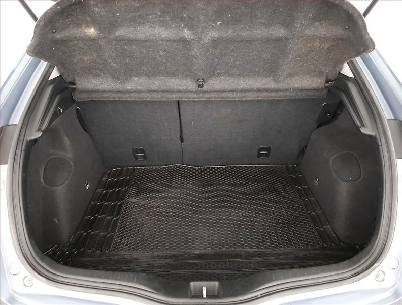 Honda Civic (2008) 1.8 i, po STK, pěkný stav - fotka 17 z 18