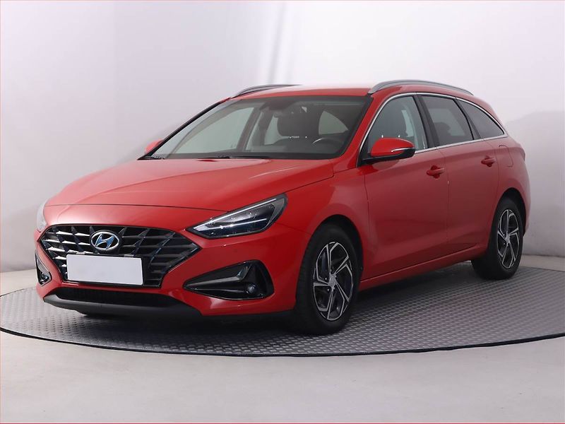 Hyundai i30 (2023) Family 1.0 T-GDI, Automat - fotka 2 z 23