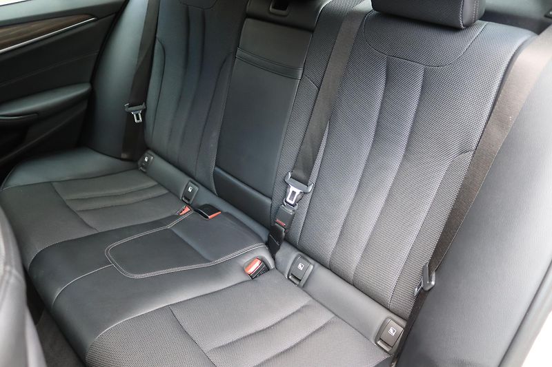 BMW Řada 5 520D XDRIVE SPORT LINE G30  - fotka 40 z 50