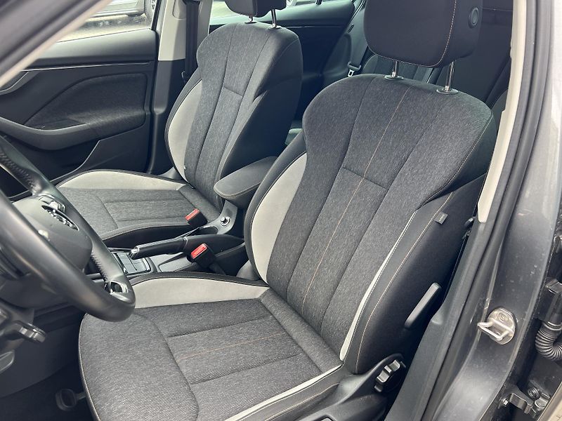 Škoda Scala (2023) 1,5TSi 110kW STYLE DSG - fotka 10 z 39