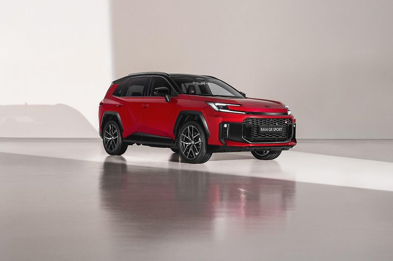 Toyota RAV4 (2026) GR SPORT 4x4 - PHEV - fotka 14 z 18