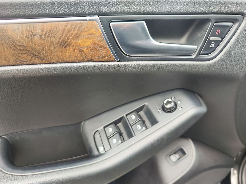 Audi Q5 2.0 TFSi/155kW Quattro ČR - fotka 28 z 30