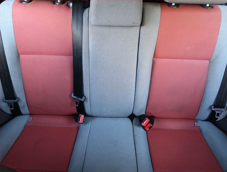 Škoda Fabia (2007) 1.2, nová STK, servisované - fotka 10 z 13