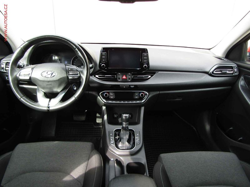 Hyundai i30 (2021) 1.0 T-GDi, 1.maj,ČR, AT - fotka 8 z 21