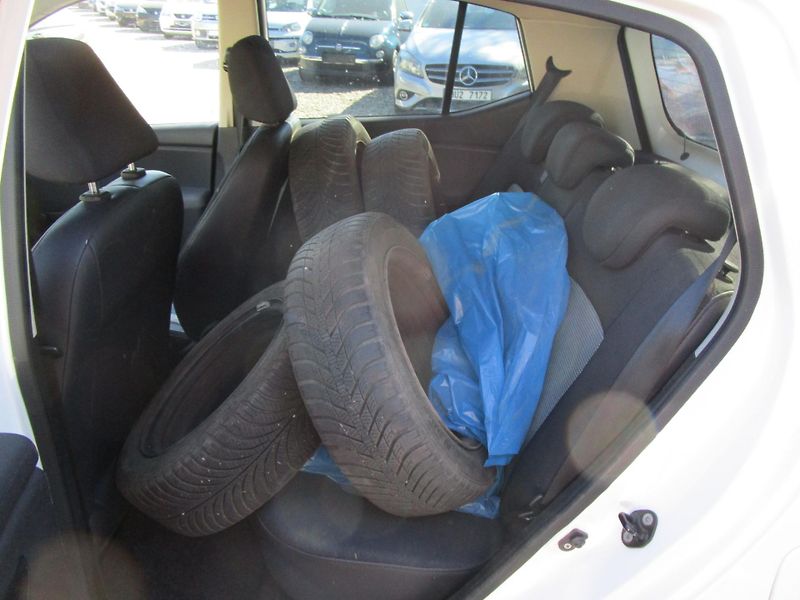 Hyundai i10 (2011) - fotka 9 z 13