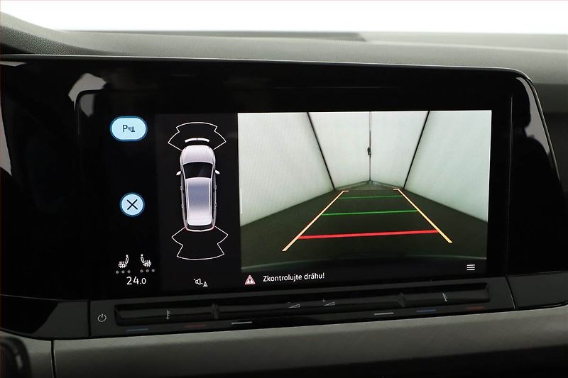 Volkswagen Golf (2023) Life 2.0 TDI, Automat - fotka 13 z 20