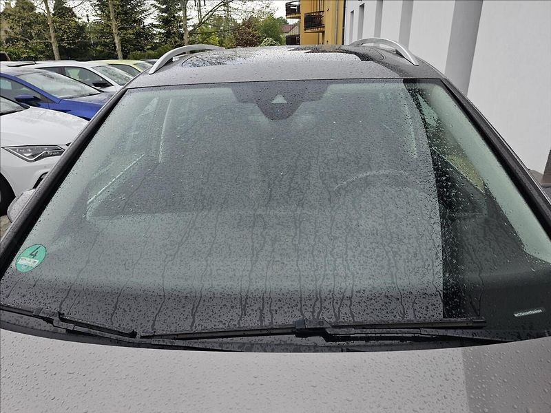 Volkswagen Golf Sportsvan 1,4TSi 110KW R-Line NAVI - fotka 45 z 47