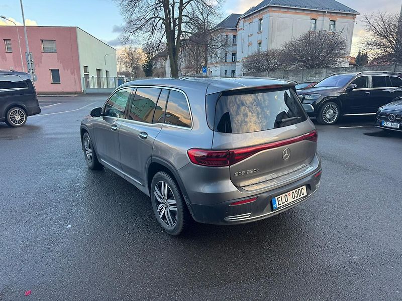 Mercedes-Benz EQB (2024) 250+ - fotka 5 z 24