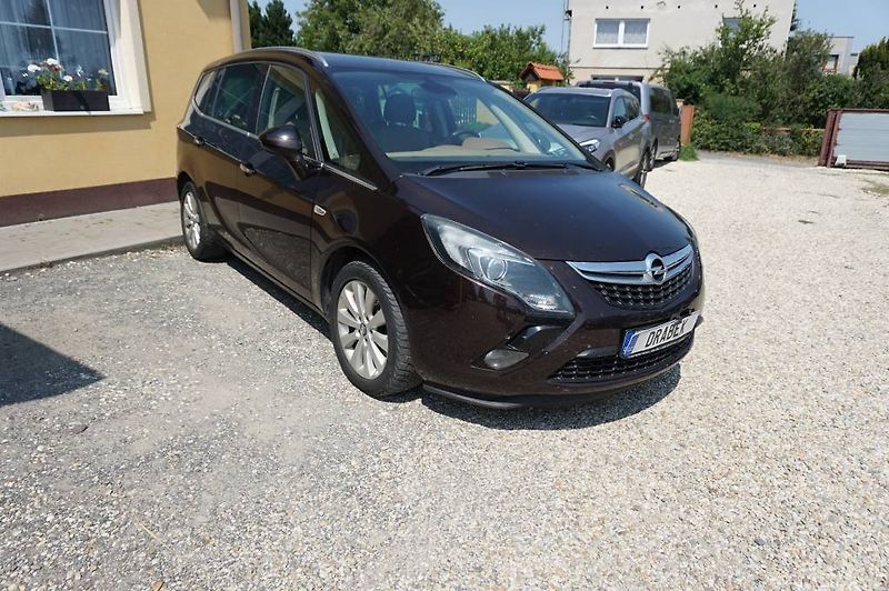 Opel Zafira (2012) Tourer 2,0 96 kW - fotka 4 z 30