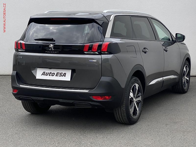 Peugeot 5008 (2017) 1.2 PT 7míst, Allure, LED - fotka 4 z 20