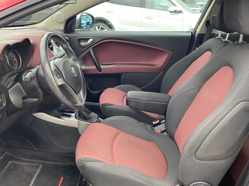 Alfa Romeo MiTo (2013) 1,4 (57kW) Man. - fotka 11 z 27