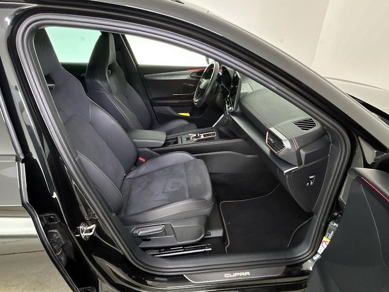 Cupra Leon SP DSG - fotka 9 z 32