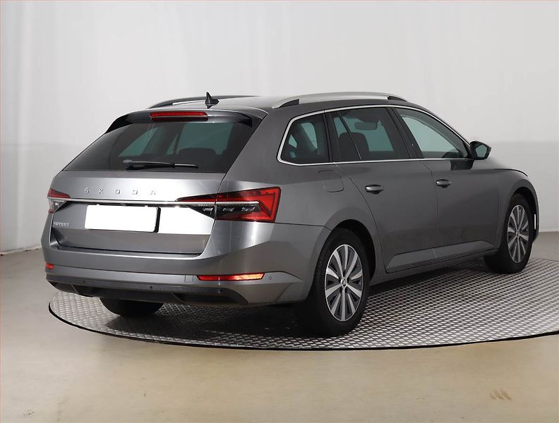 Škoda Superb (2022) 2.0 TDI - fotka 5 z 29