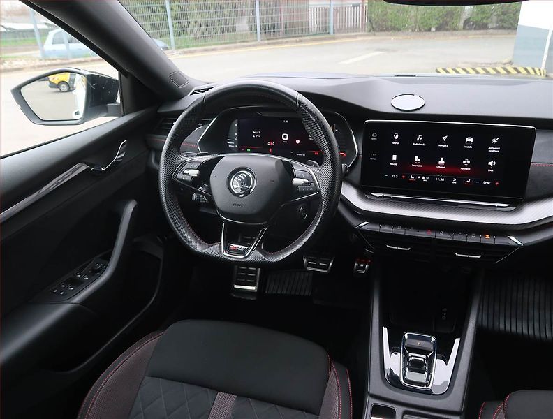 Škoda Octavia (2021) RS 2.0 TSI - fotka 7 z 32