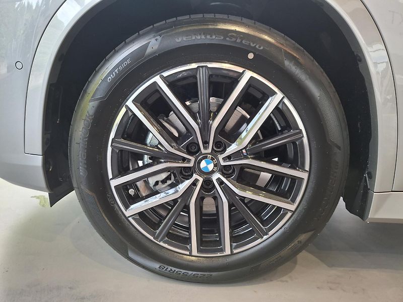 BMW X1 xDrive20d M-Sport - fotka 7 z 22