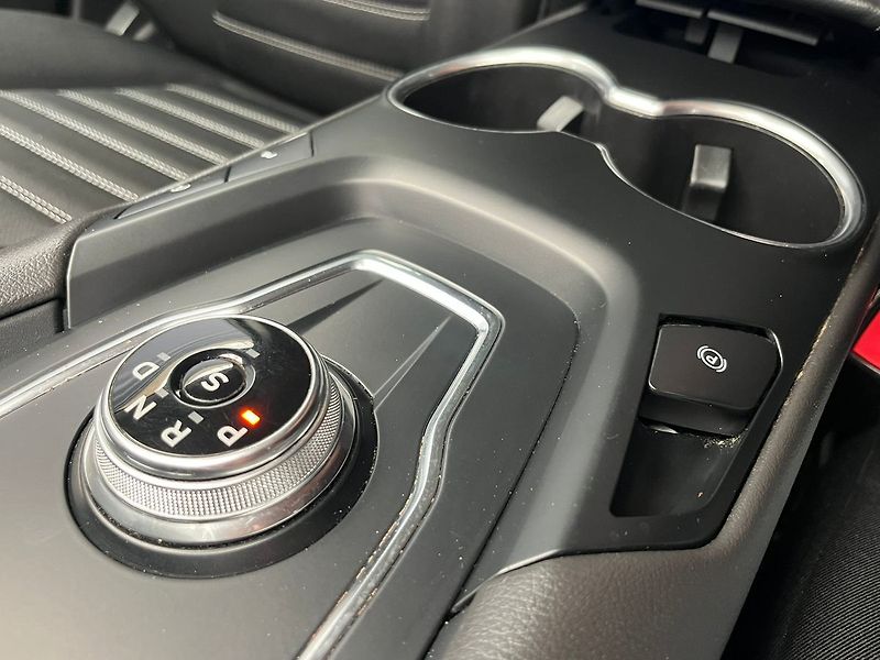 Ford Mondeo 2.0 EB 140 kW Titanium servis - fotka 31 z 56