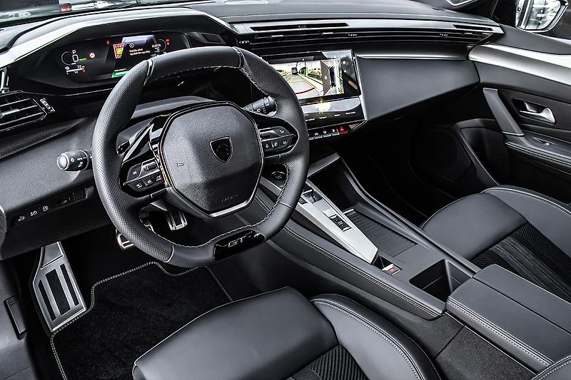 Peugeot 408 (2026) 1,6 GT Plug-in HYBRID 240 e-DC - fotka 15 z 22
