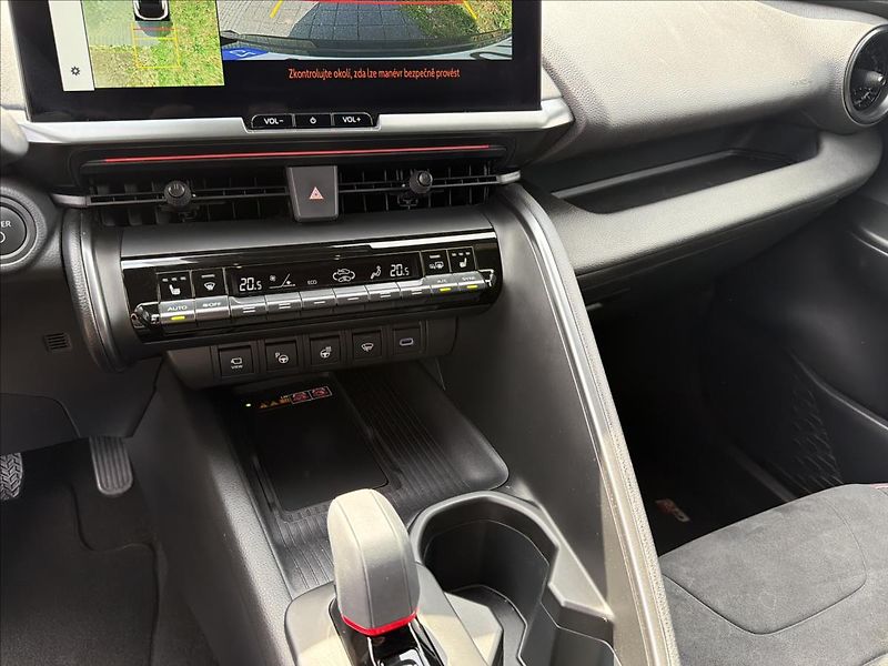 Toyota C-HR 2,0 Hybrid E-CVT AWD GR Sport - fotka 22 z 32