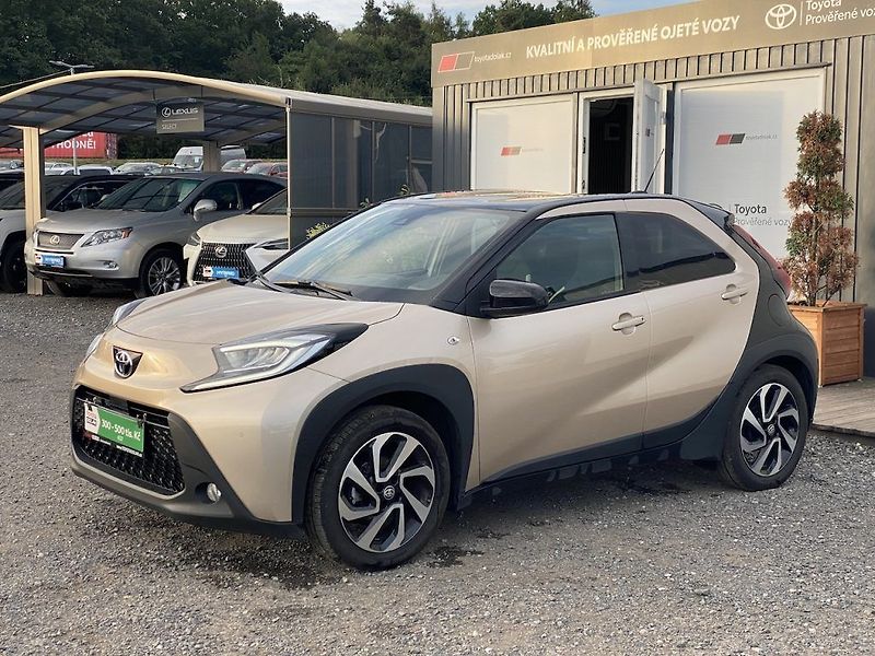 Toyota Aygo 1.0i, ČR, Style Tech, automat - fotka 4 z 17