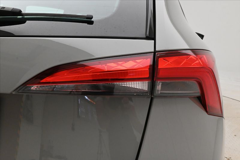 Škoda Scala 1,0 TSI 81 kW DSG Ambition Zár - fotka 29 z 30
