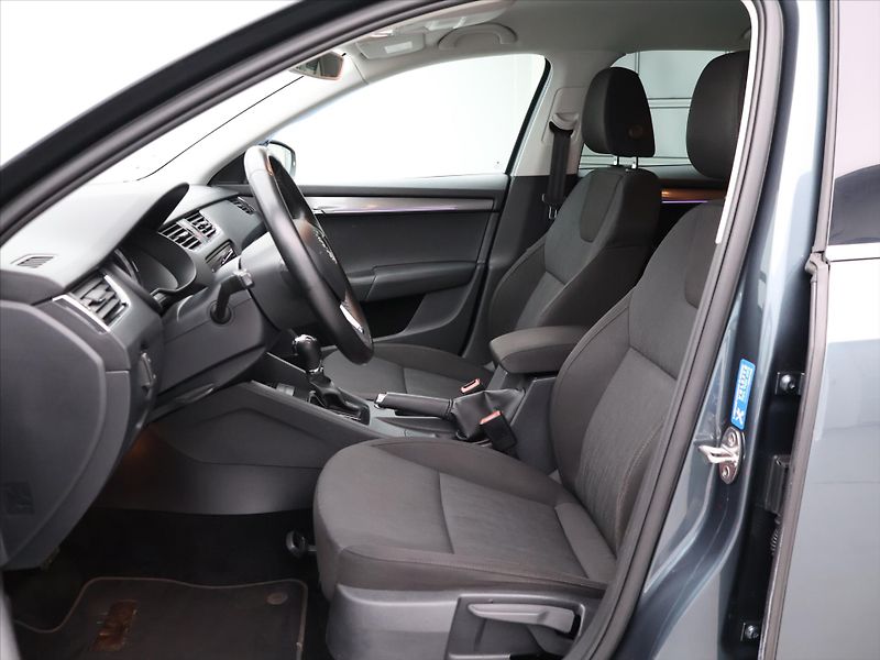 Škoda Octavia 1,6 TDi 85 kW Style Tažné Klim - fotka 11 z 30