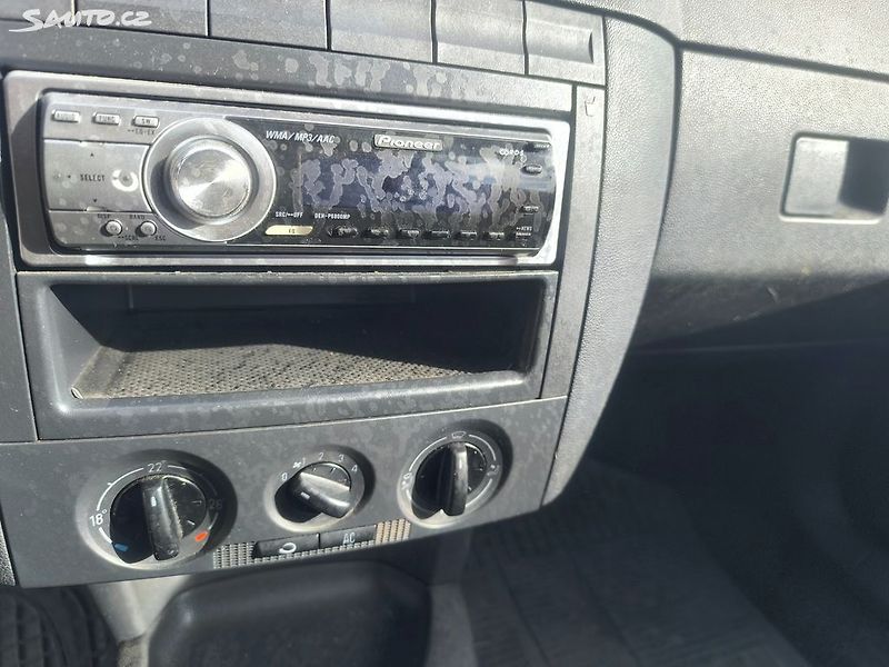 Škoda Fabia 1,4i,KLIMA,PĚKNÁ,SERVISKA,TZ - fotka 12 z 17