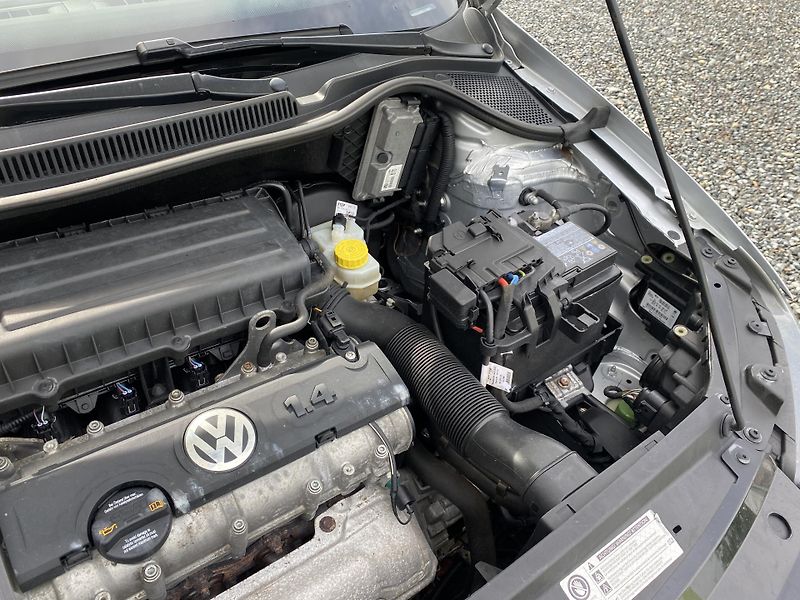 Volkswagen Polo 1.4 MPI 63kW - 1xMAJ.- PDC - fotka 36 z 37
