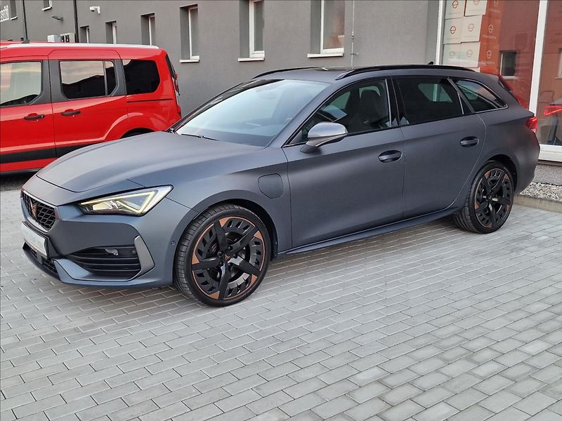 Cupra Leon 1.4TSI e-HYBRID 180kW DSG ST - fotka 6 z 50