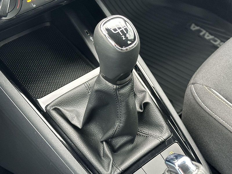 Škoda Scala (2025) 1.0 TSI Selection - fotka 15 z 25