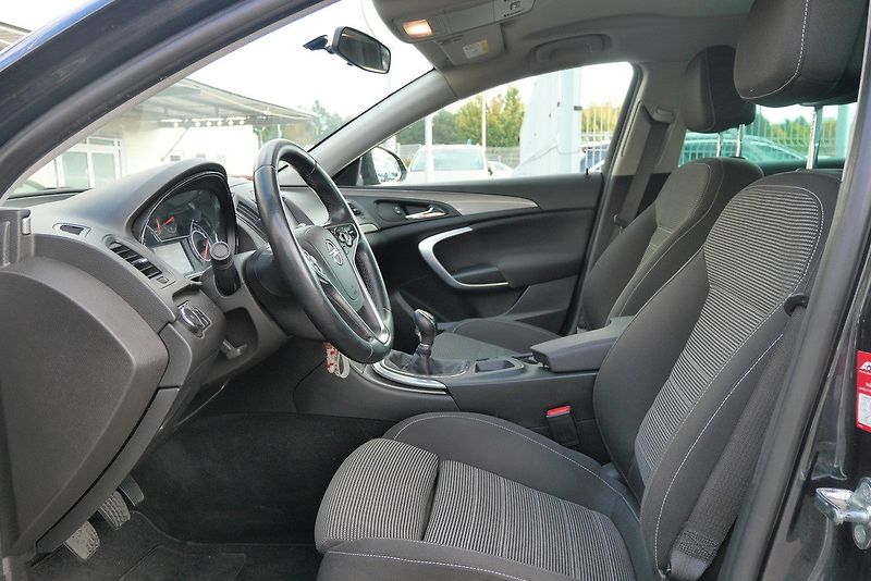 Opel Insignia - fotka 5 z 6