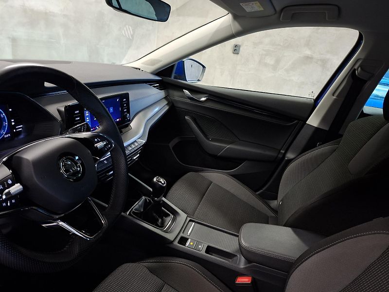 Škoda Octavia (2023) 2.0 TDI, VYHŘ.VOLANT, TAŽNÉ - fotka 9 z 24