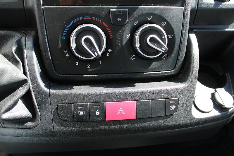 Peugeot Boxer 2,2 HDI L4H3+klima Havarované - fotka 16 z 20
