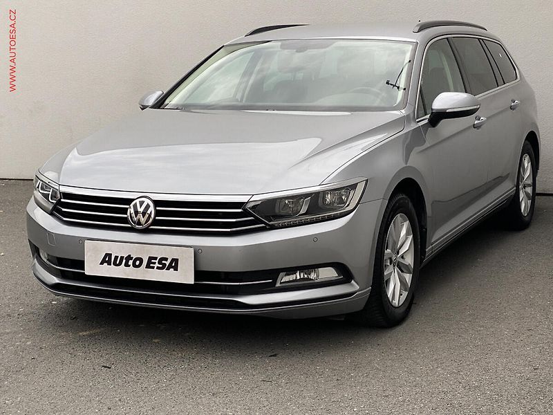 Volkswagen Passat (2018) 2.0 TDi, Comfortline, DSG - fotka 3 z 18