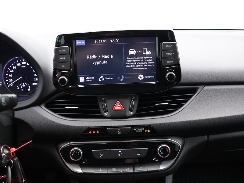 Hyundai i30 1,0 T-GDI 88kW Comfort CZ - fotka 21 z 33