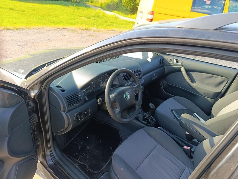 Škoda Octavia (2002) 2.0 MPi combi tažné klima - fotka 10 z 14