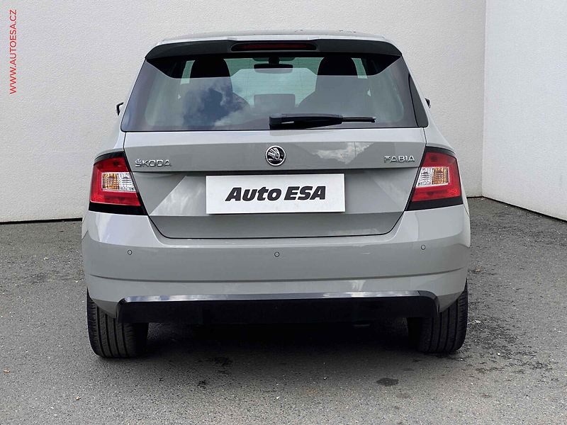 Škoda Fabia (2017) 1.0TSi, Panor, AC, park.čidla - fotka 5 z 17