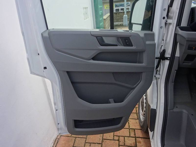 Volkswagen Crafter (2026) SKŘÍŇ Plus 35 130KW 6G FWD SR - fotka 9 z 27