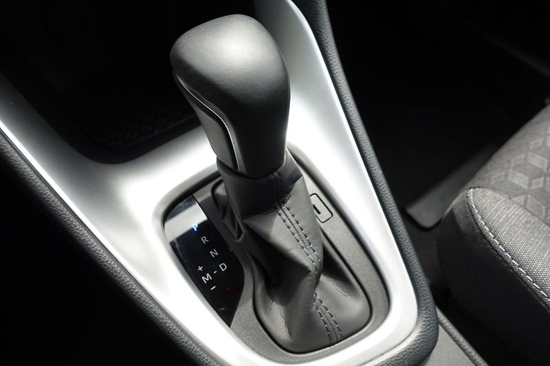 Toyota Yaris 1.5TNGA 125 - 1 CVT  Comfort T - fotka 20 z 28