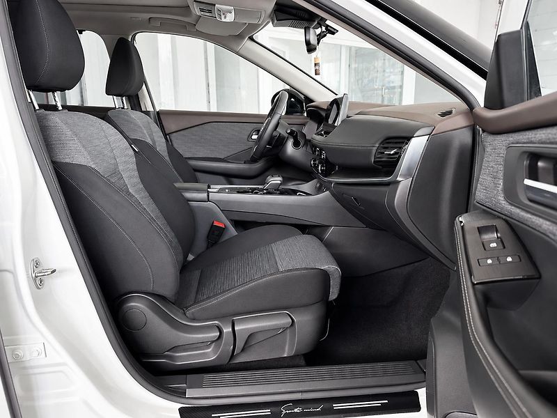 Nissan X-Trail (2023) - fotka 18 z 29