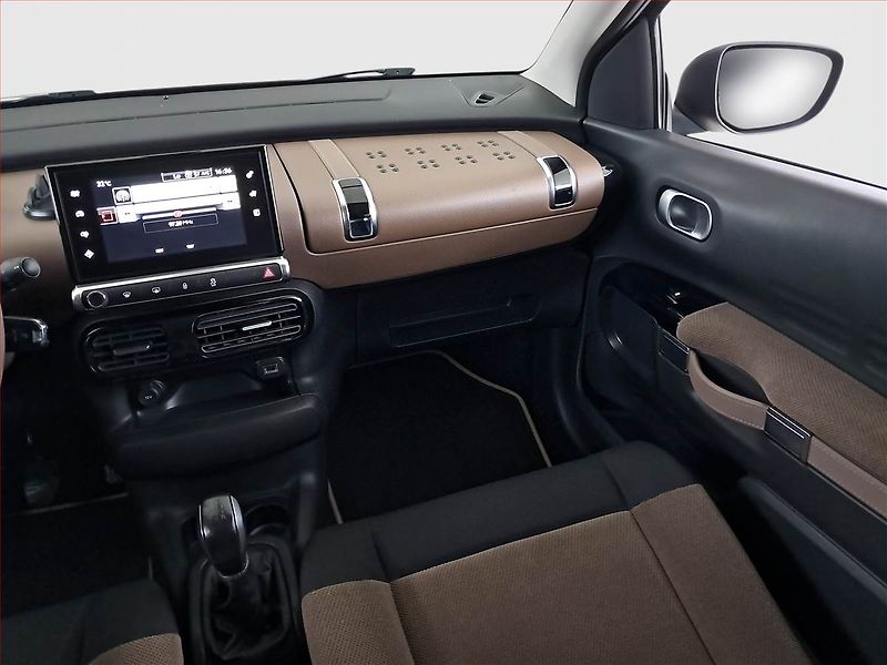 Citroën C4 Cactus (2016) 1.6 BlueHDi, ČR,1.maj - fotka 8 z 18