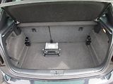 Volkswagen Polo 1,4 i 16v,klima,xenon,rozvody, - náhled 9