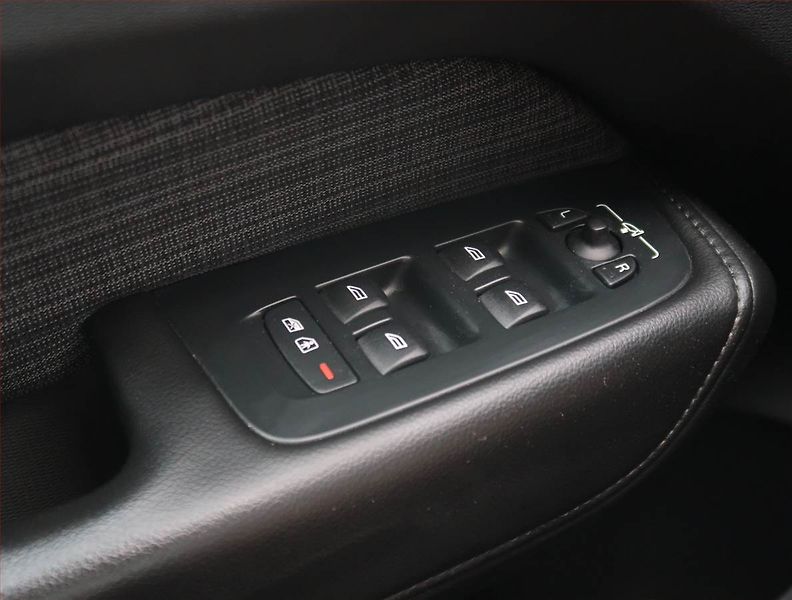 Volvo XC60 (2023) B4 AWD - fotka 21 z 27