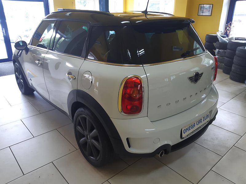 Mini Countryman 2.0 D S COOPER 4x4  - fotka 5 z 23